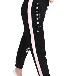 Tsuki Market Ltd Edition Black With White Side Stripe Size L